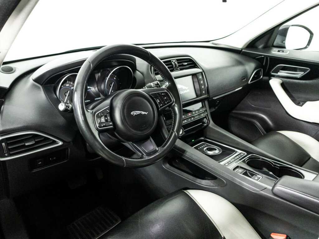 Jaguar F-Pace, 2016 Фото №11