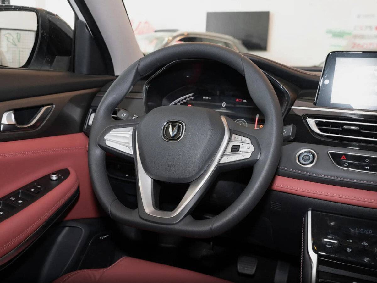 Changan CS75, 2025 Фото №8