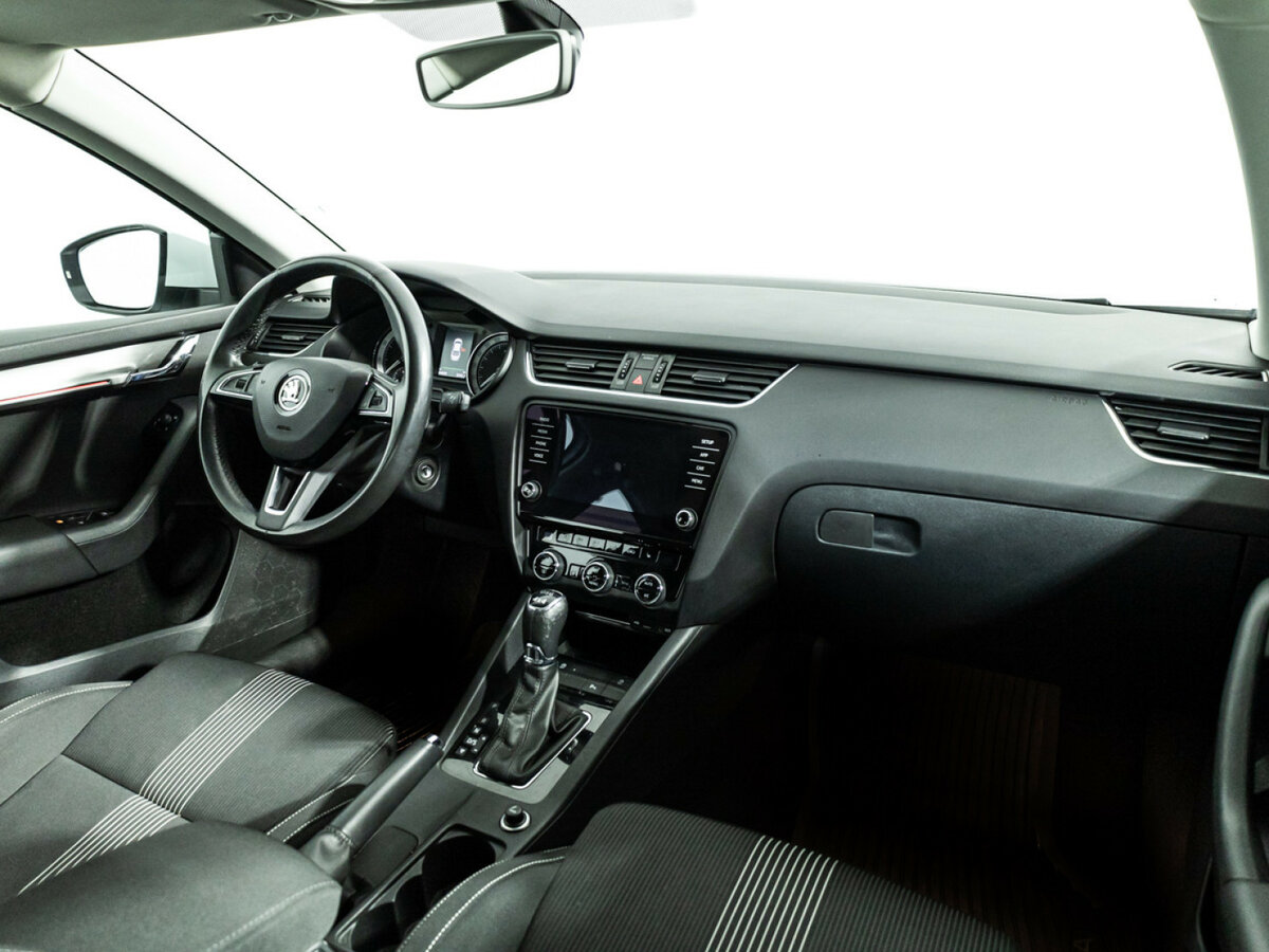 Skoda Octavia III (A7) Рестайлинг, 2017 Фото №9