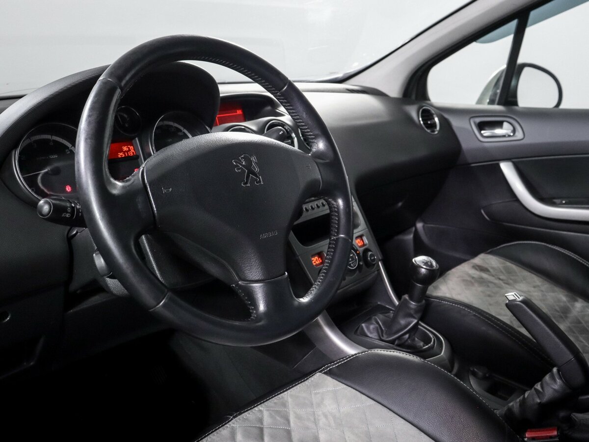 Peugeot 308 I, 2011 Фото №11