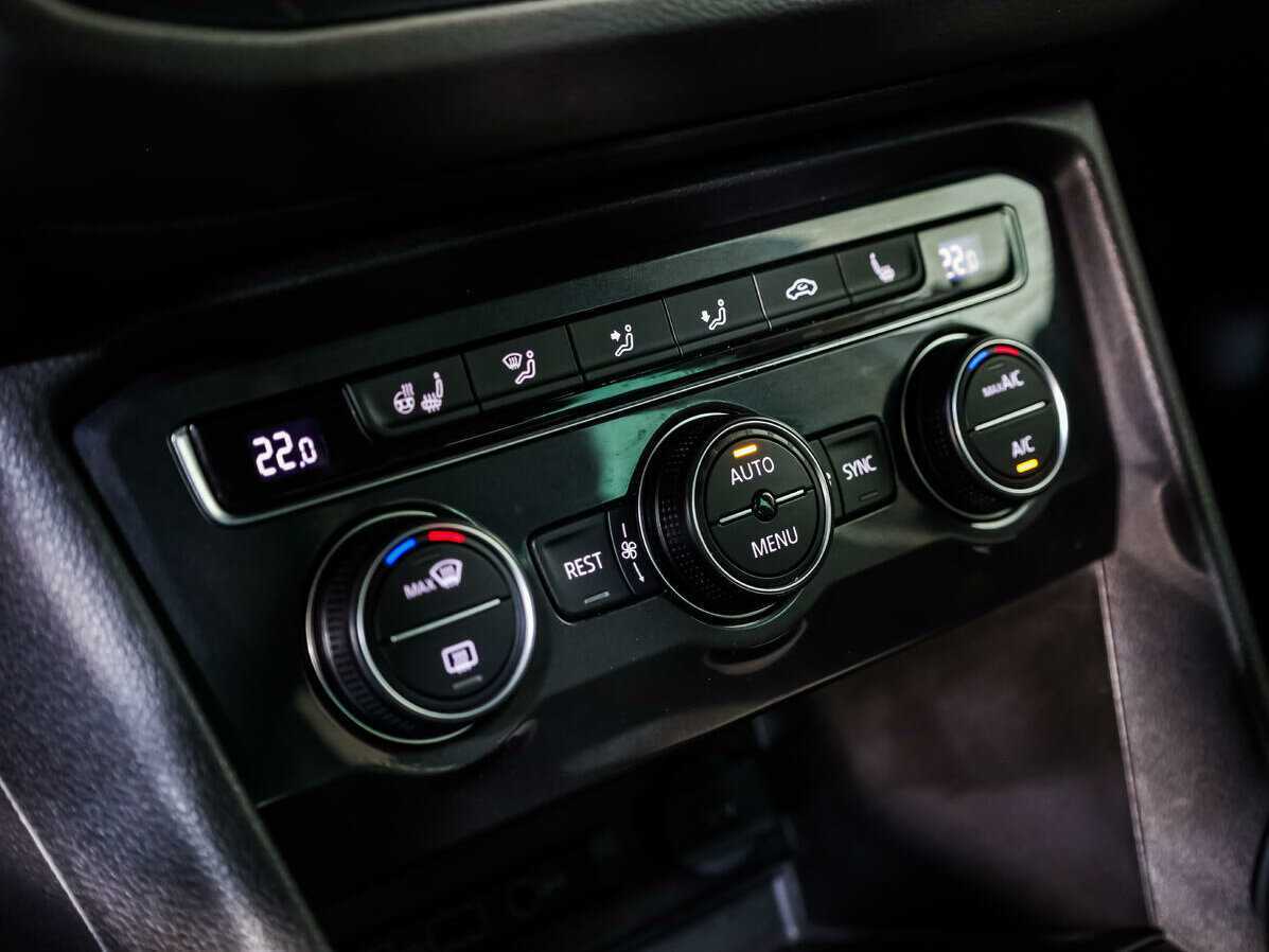 Volkswagen Tiguan, 2020 Фото №14