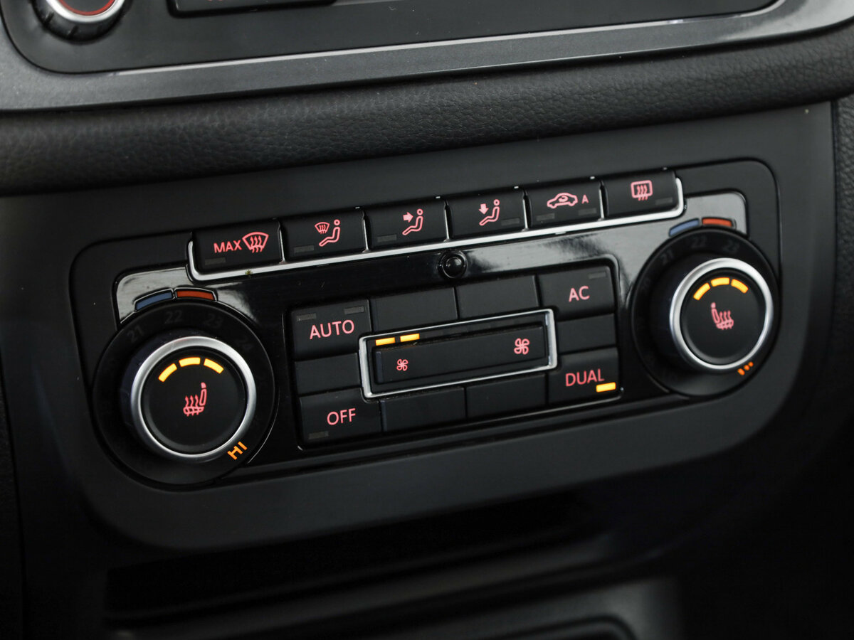 Volkswagen Tiguan I Рестайлинг, 2011 Фото №14