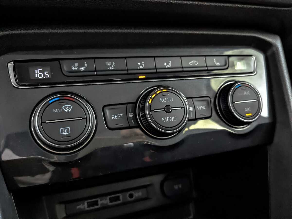 Volkswagen Tiguan, 2020 Фото №24