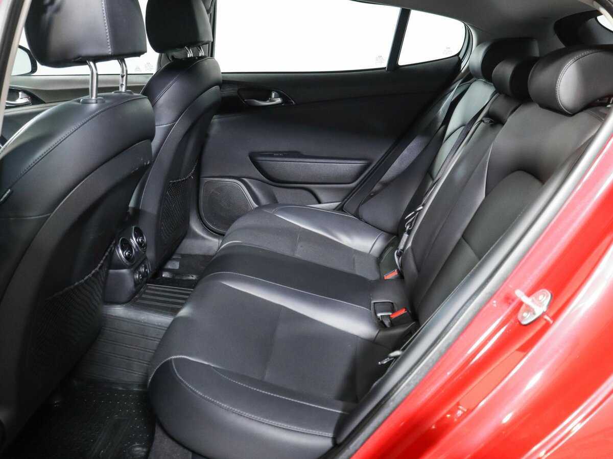 Kia Stinger, 2018 Фото №8