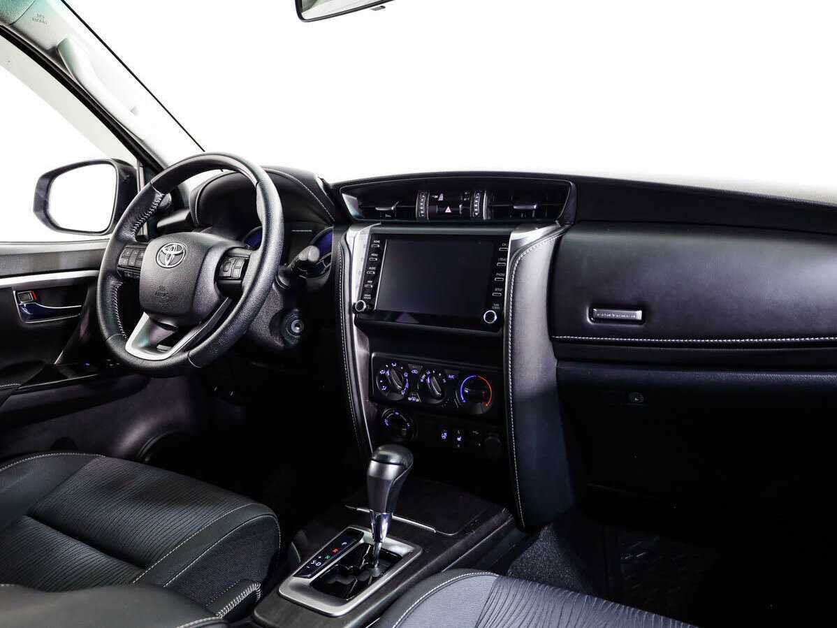 Toyota Fortuner, 2021 Фото №8
