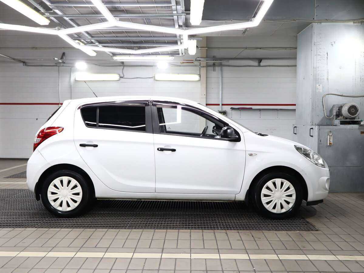 Hyundai i20, 2010 Фото №10