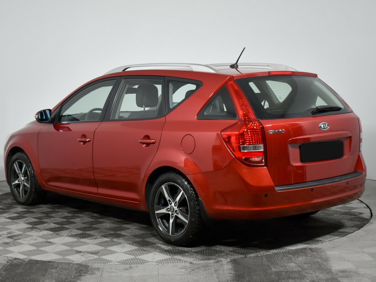Kia Ceed I Рестайлинг, 2011 Фото №7