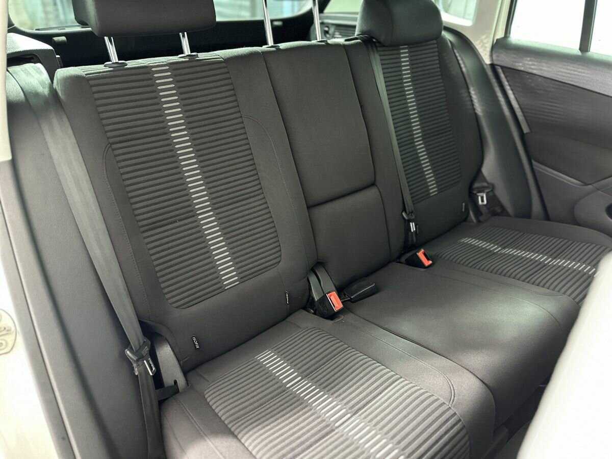 Volkswagen Tiguan, 2011 Фото №15