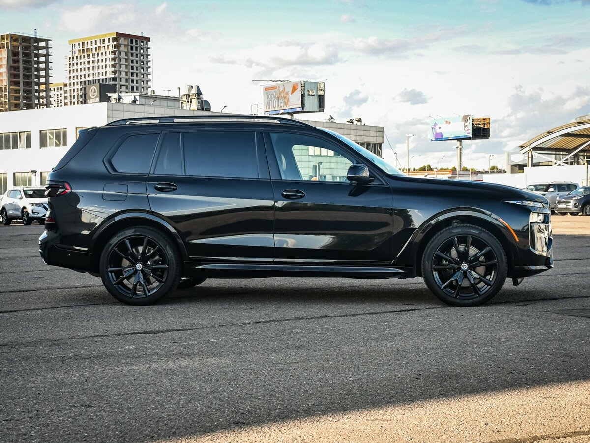 BMW X7 M60i I (G07) Рестайлинг, 2022 Фото №4