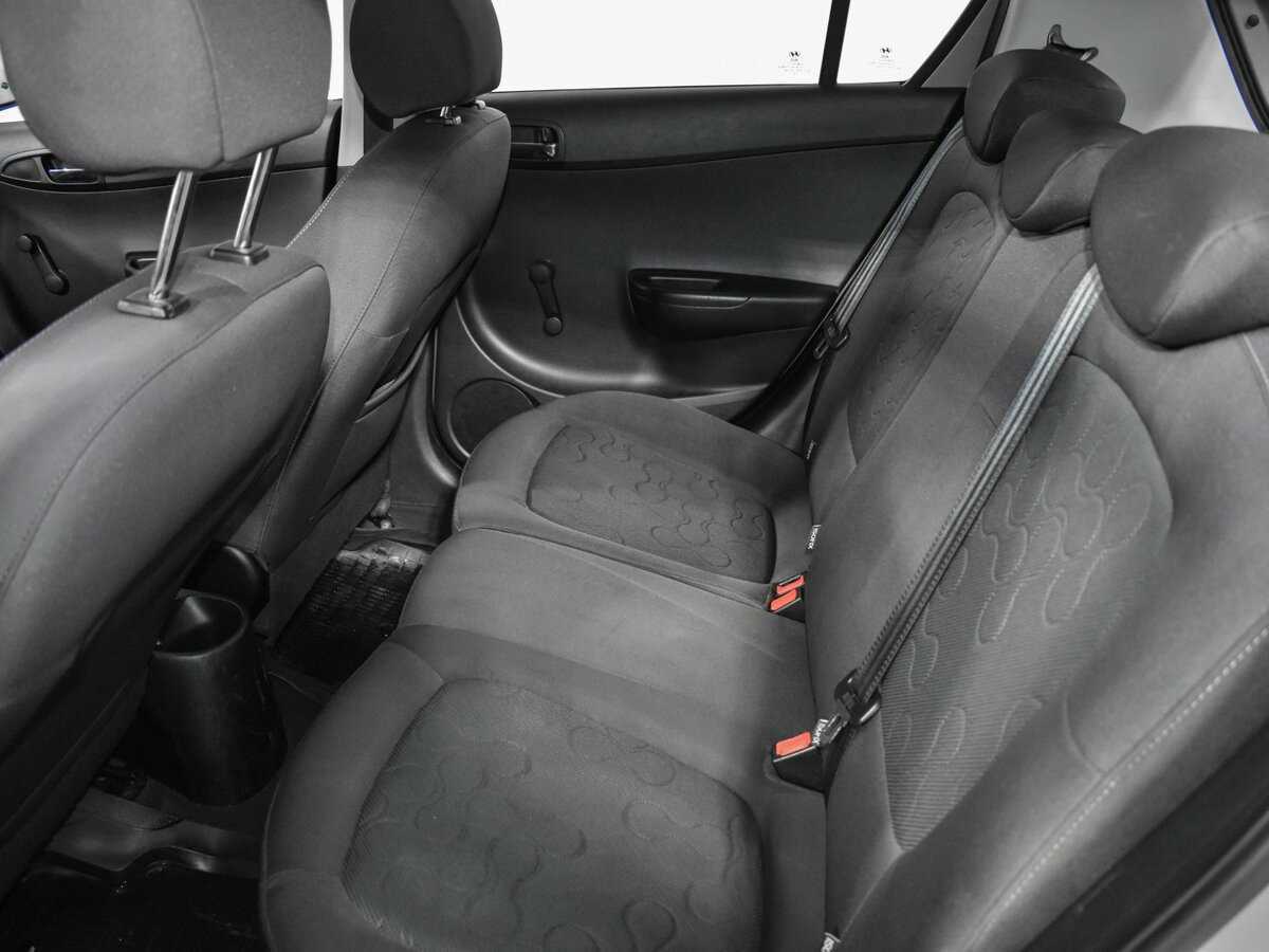 Hyundai i20, 2009 Фото №12