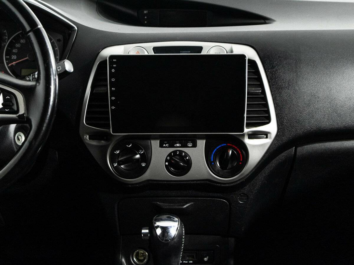 Hyundai i20, 2009 Фото №14