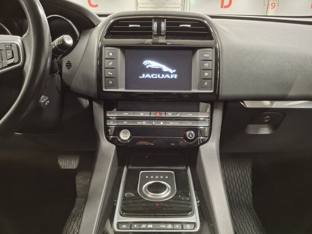 Jaguar F-Pace I, 2016 Фото №14
