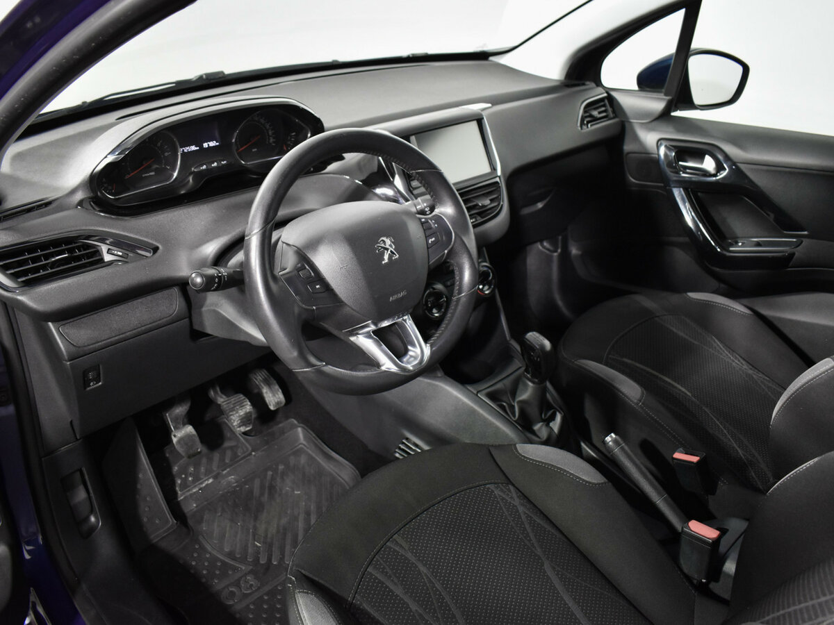 Peugeot 208 I, 2013 Фото №9