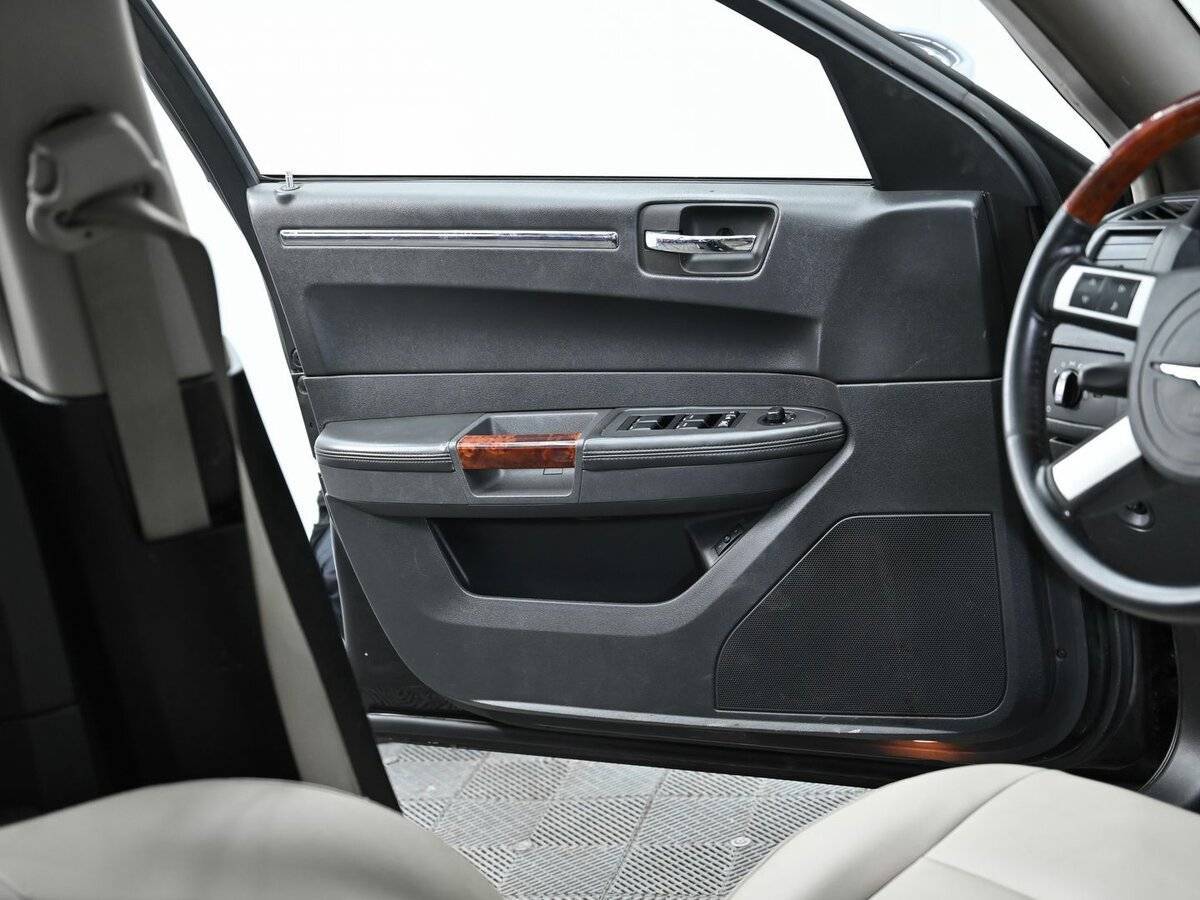 Chrysler 300C, 2004 Фото №7