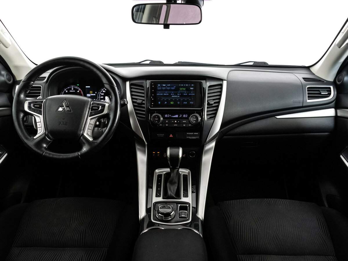 Mitsubishi Pajero Sport, 2017 Фото №7