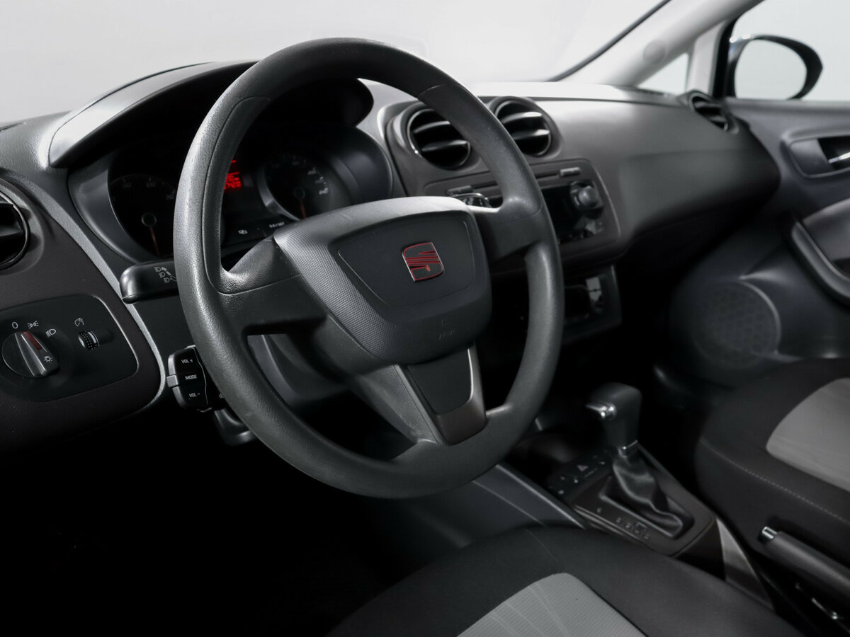SEAT Ibiza IV Рестайлинг, 2012 Фото №11