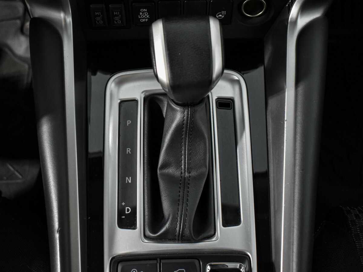 Mitsubishi Pajero Sport, 2019 Фото №8