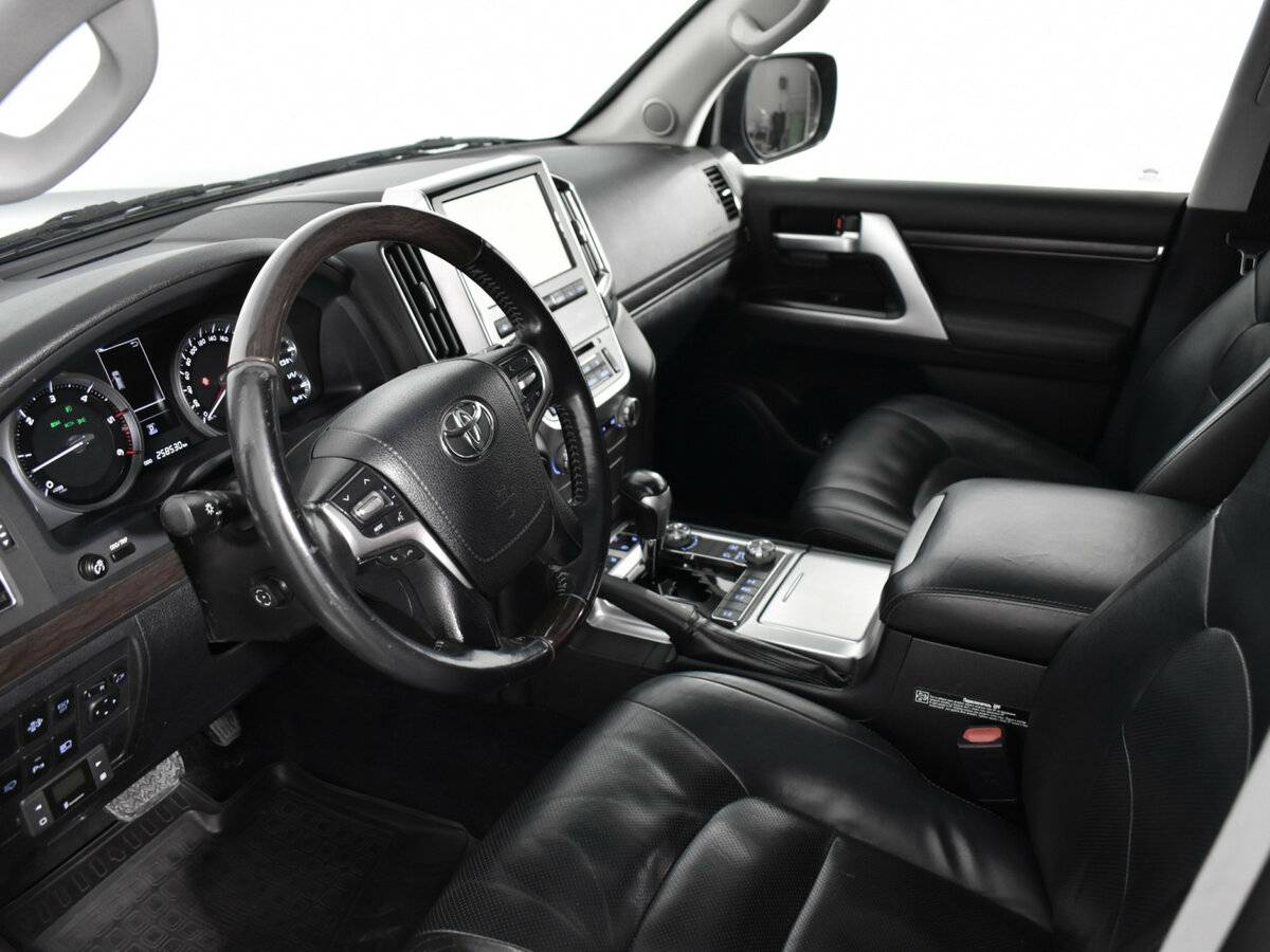 Toyota Land Cruiser 200 Series Рестайлинг 2, 2015 Фото №6