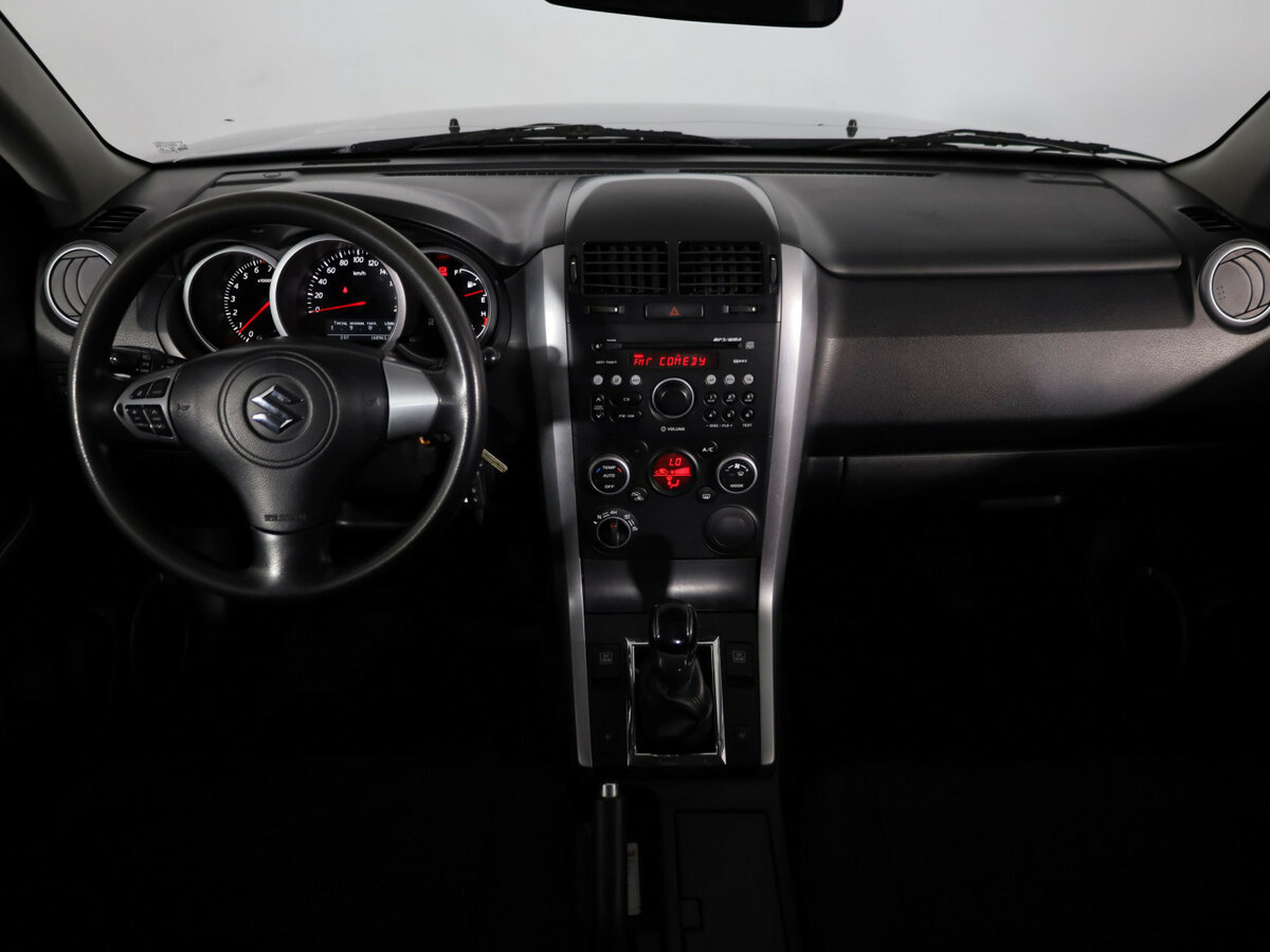 Suzuki Grand Vitara II Рестайлинг, 2011 Фото №5