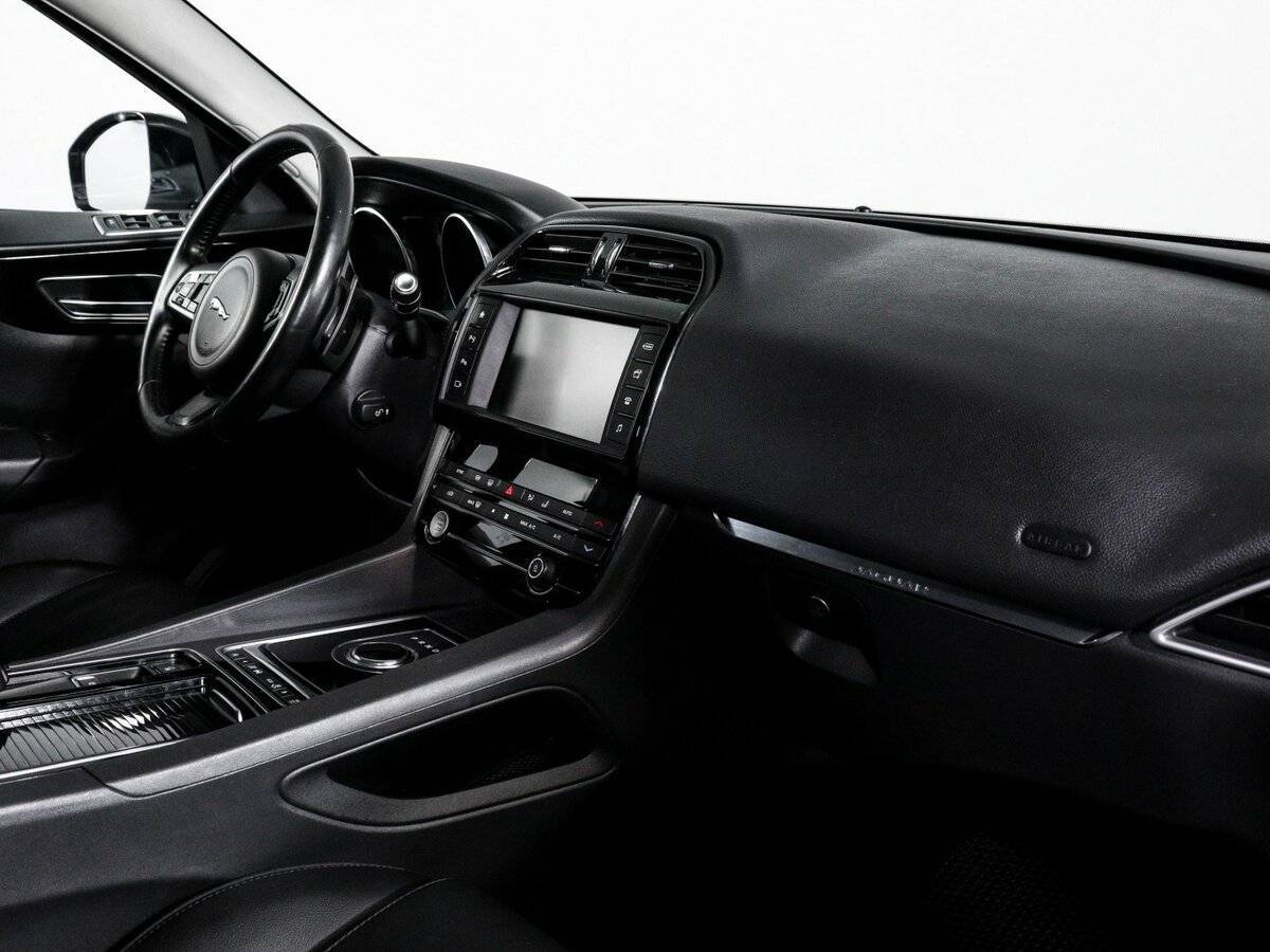 Jaguar F-Pace, 2016 Фото №7