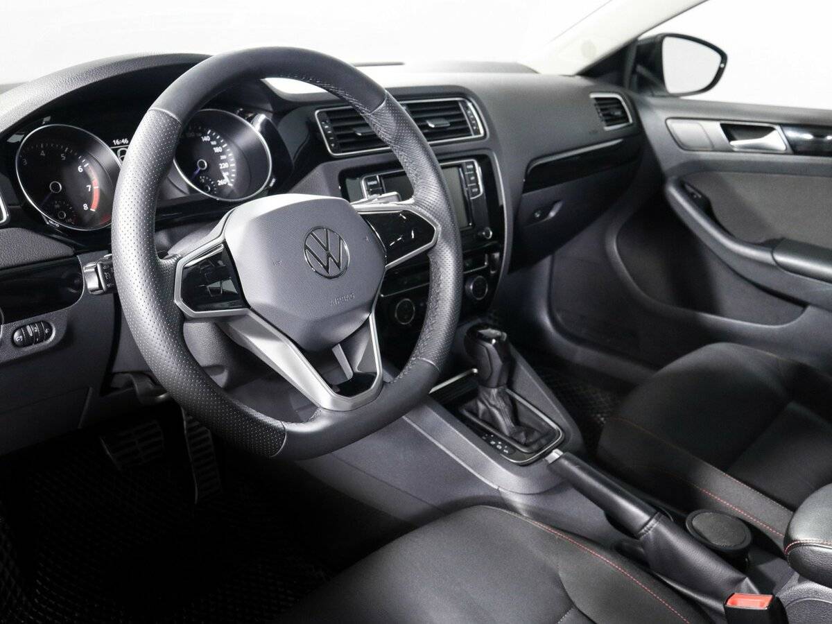 Volkswagen Jetta, 2018 Фото №14