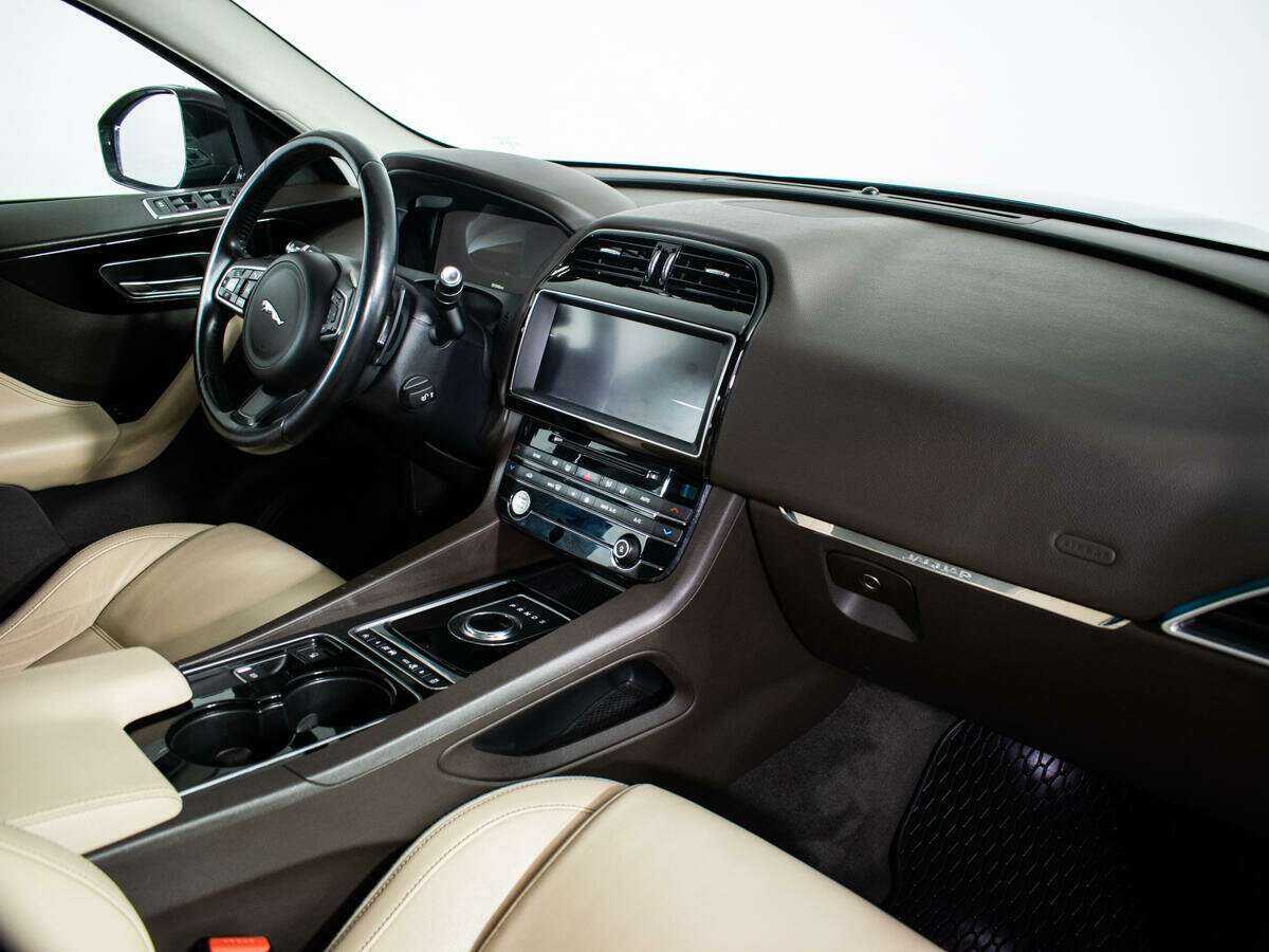 Jaguar F-Pace, 2017 Фото №7