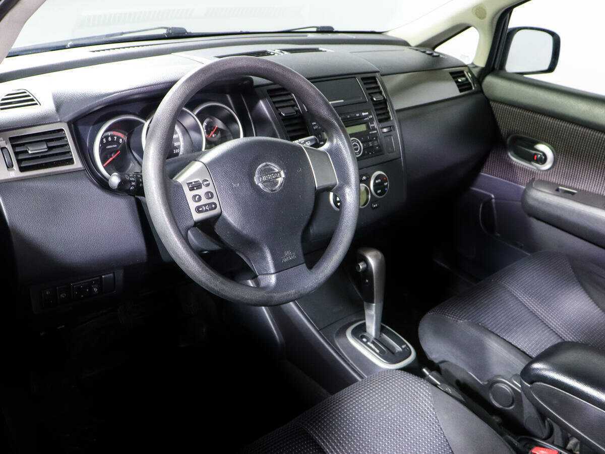 Nissan Tiida, 2011 Фото №12