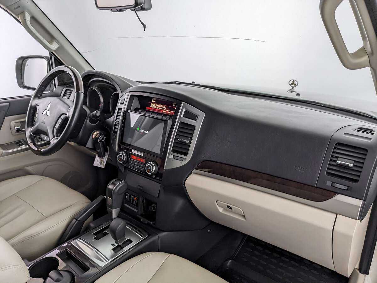 Mitsubishi Pajero, 2020 Фото №8
