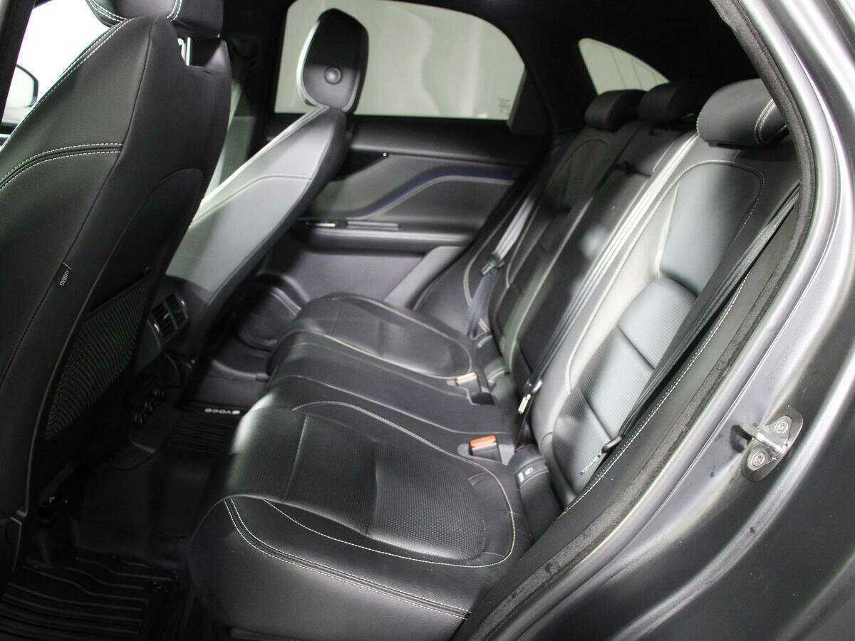 Jaguar F-Pace, 2018 Фото №8