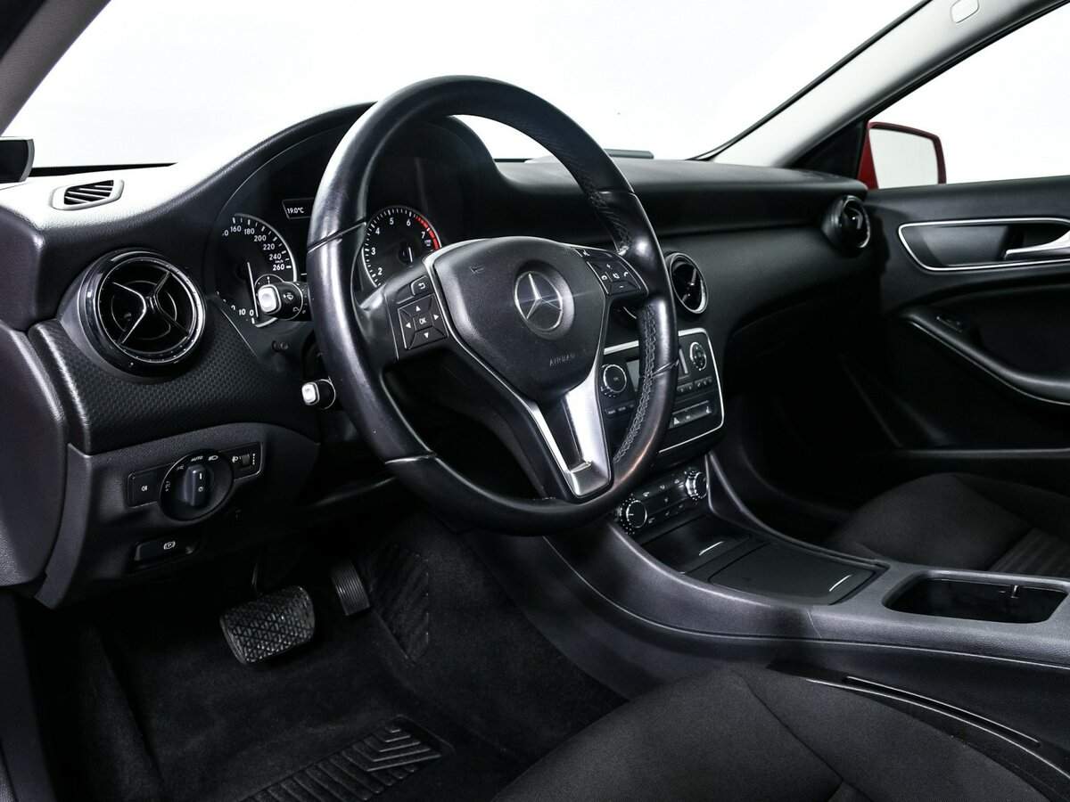 Mercedes-Benz A-Класс 180, 2013 Фото №11