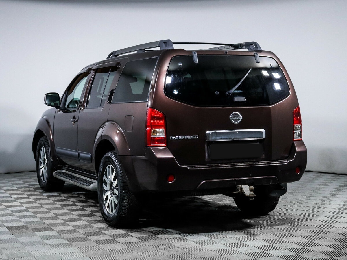 Nissan Pathfinder III Рестайлинг, 2010 Фото №7