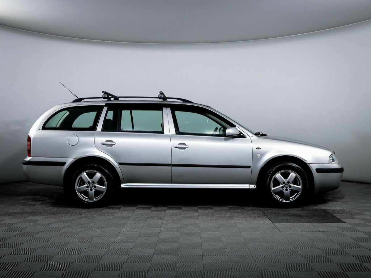 Skoda Octavia I (A4) Рестайлинг, 2002 Фото №4