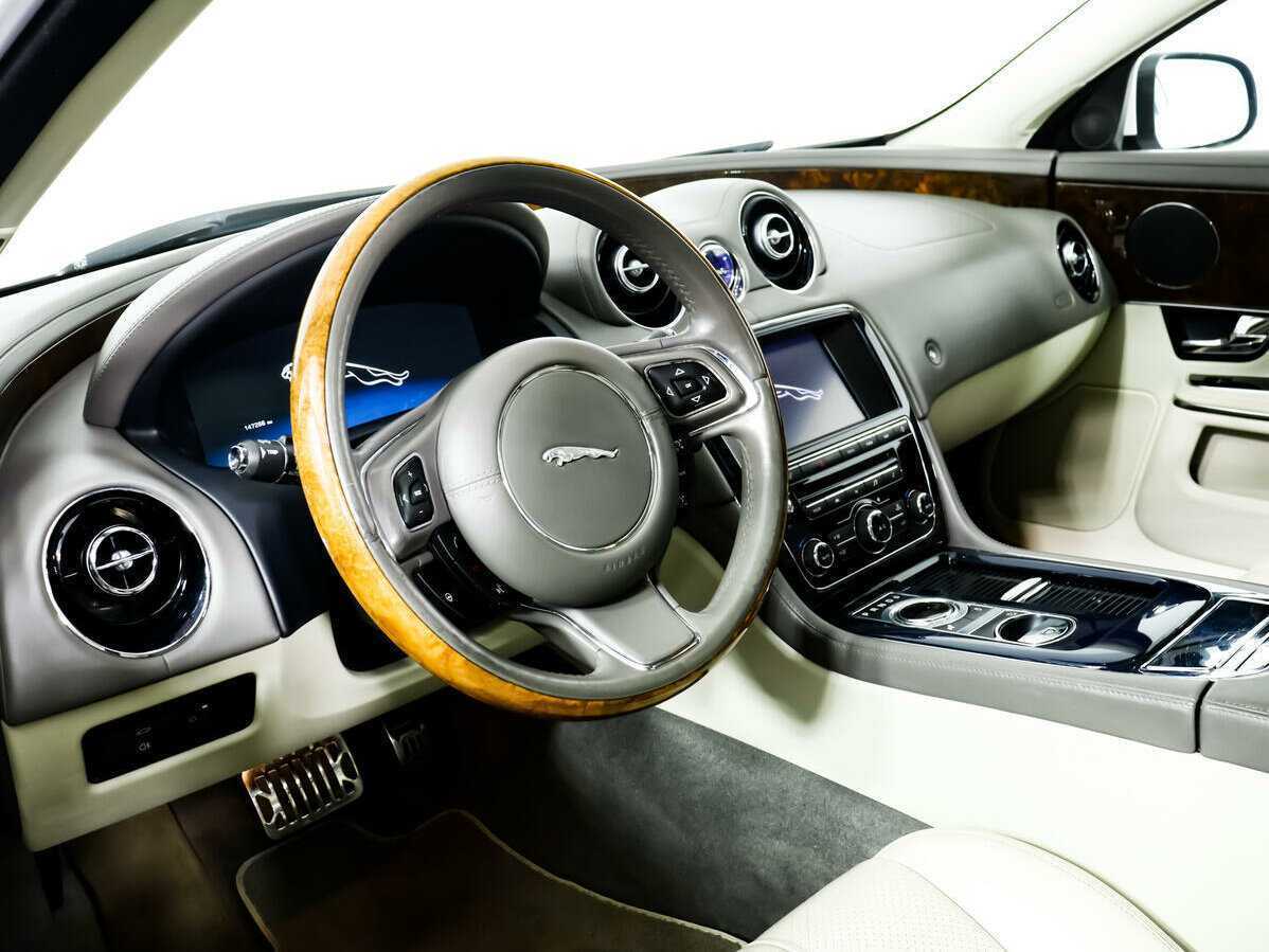 Jaguar XJ, 2012 Фото №12