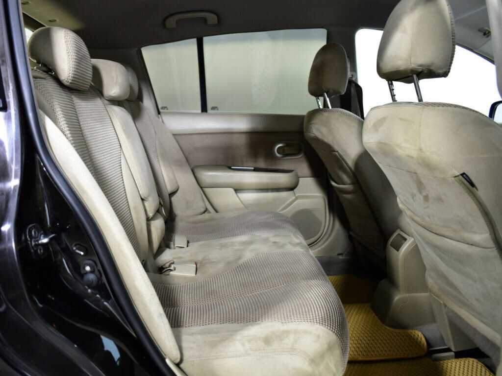 Nissan Tiida, 2011 Фото №10
