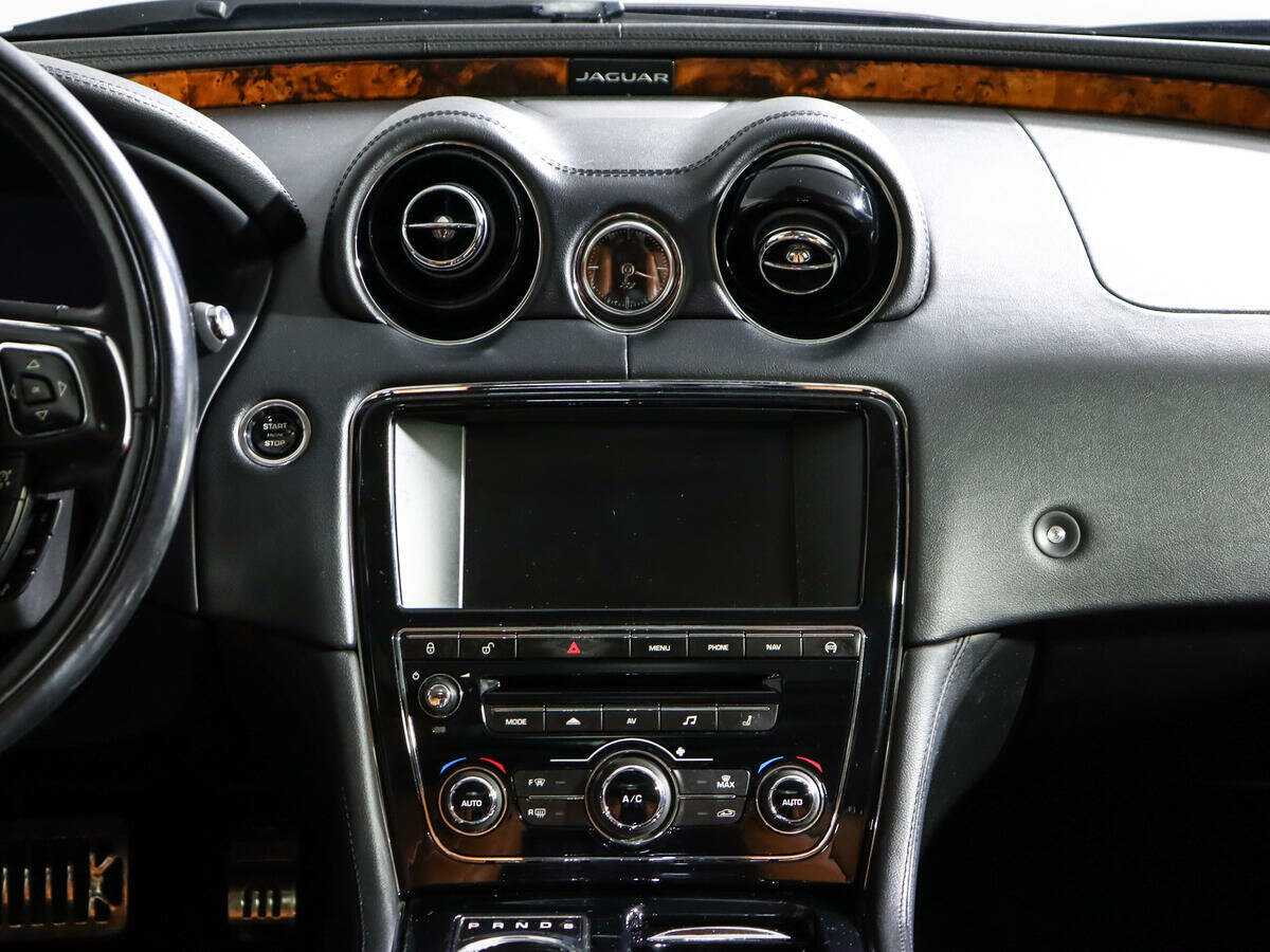 Jaguar XJ, 2014 Фото №13