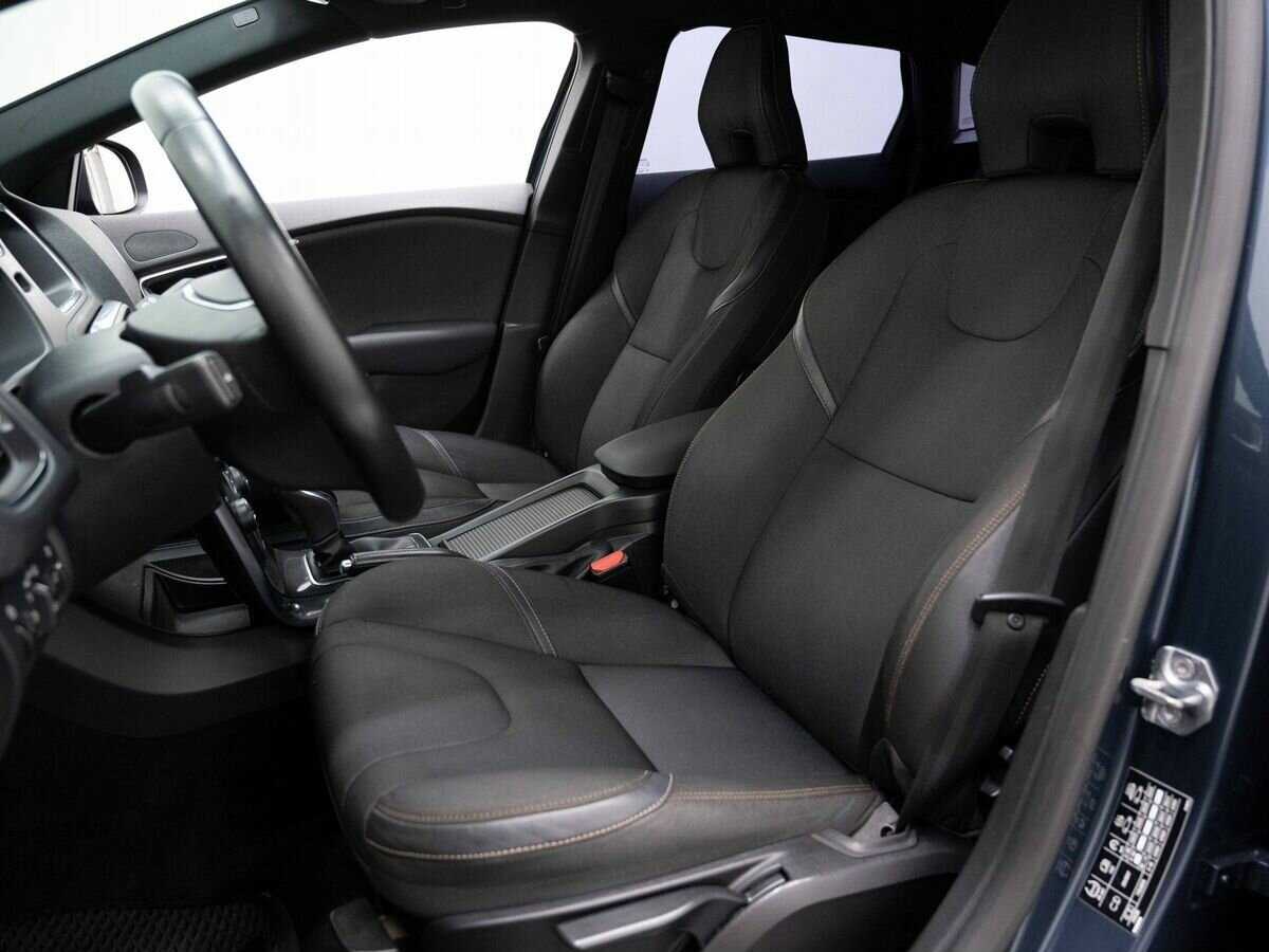 Volvo V40 Cross Country, 2017 Фото №8