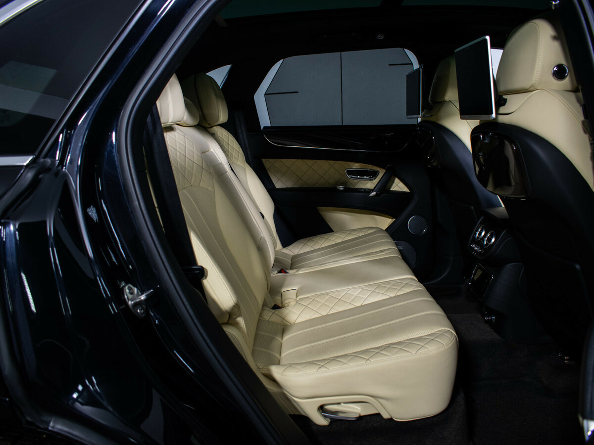 Bentley Bentayga I, 2016 Фото №9