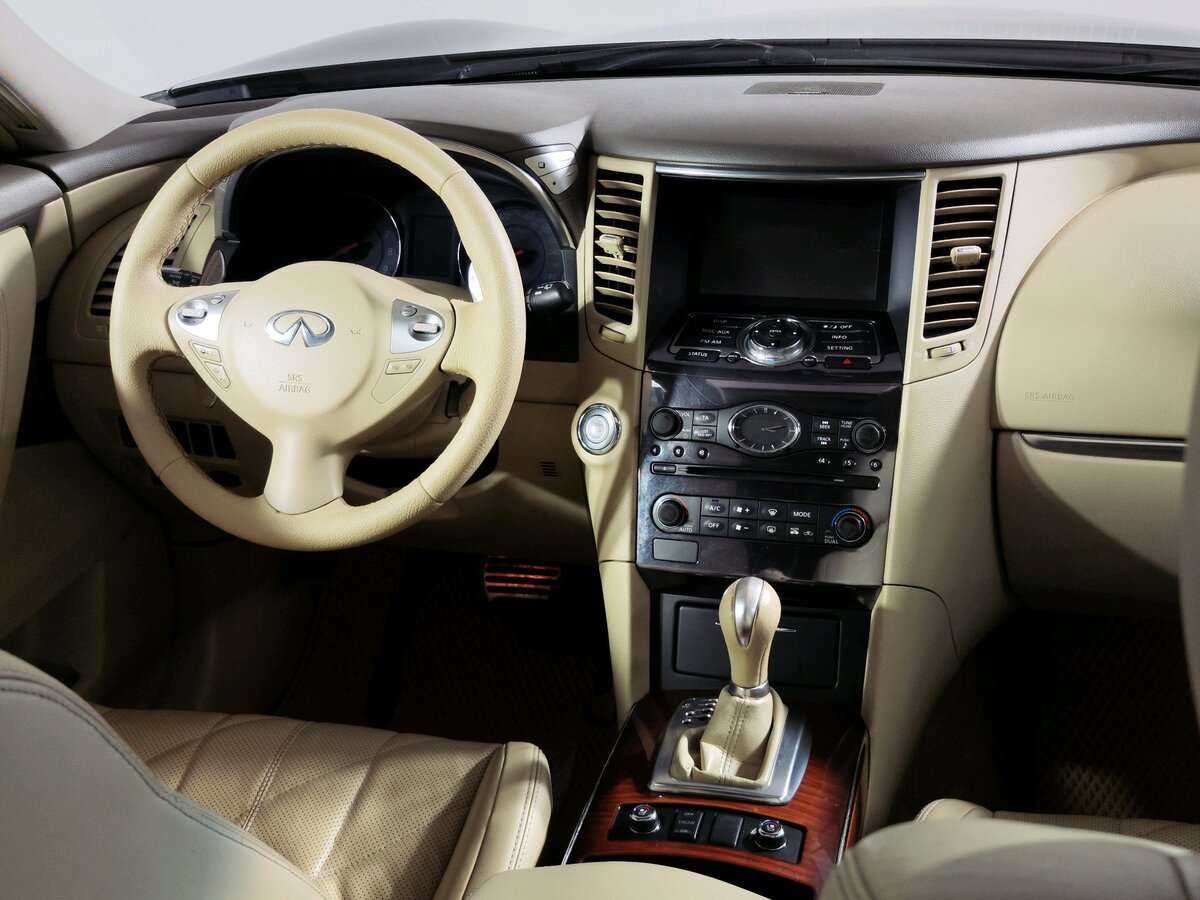 Infiniti FX37, 2010 Фото №17