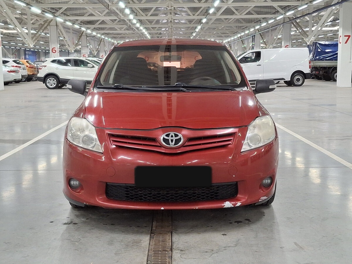 Toyota Auris I Рестайлинг, 2010 Фото №2