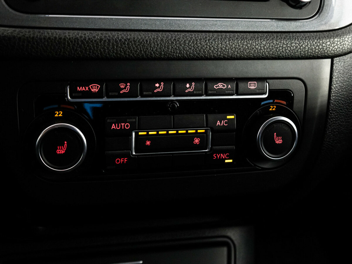 Volkswagen Tiguan I Рестайлинг, 2014 Фото №11