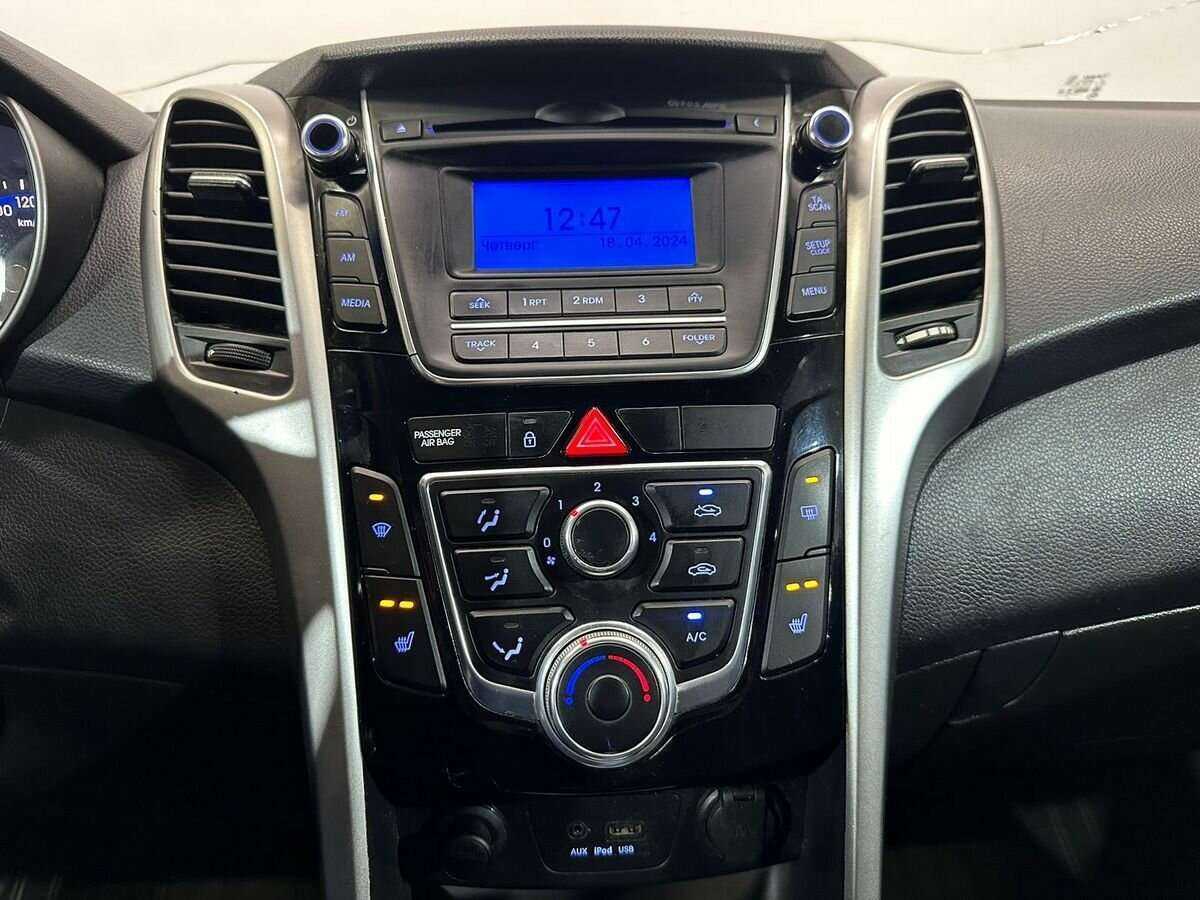 Hyundai i30, 2012 Фото №13
