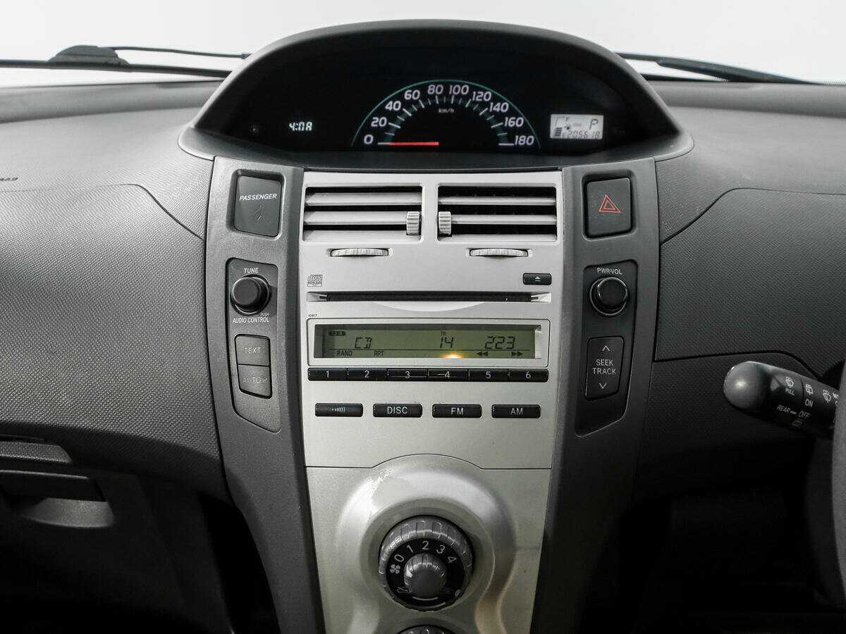 Toyota Vitz, 2005 Фото №15