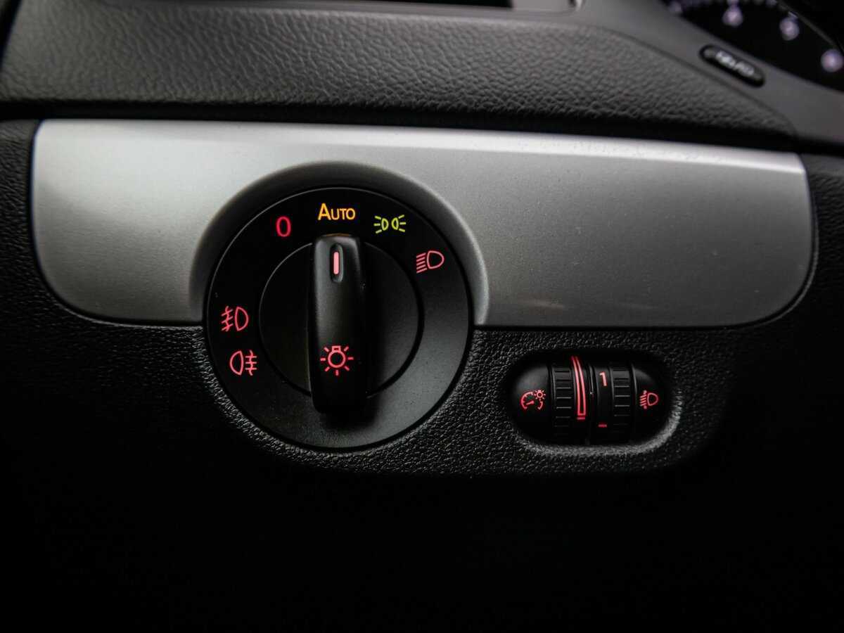 Volkswagen Jetta, 2012 Фото №15