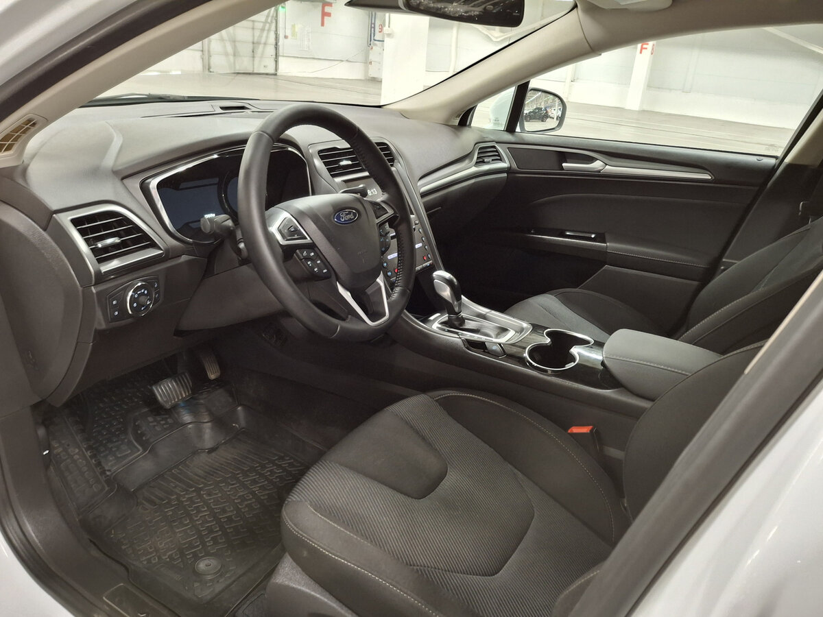 Ford Mondeo V, 2016 Фото №16