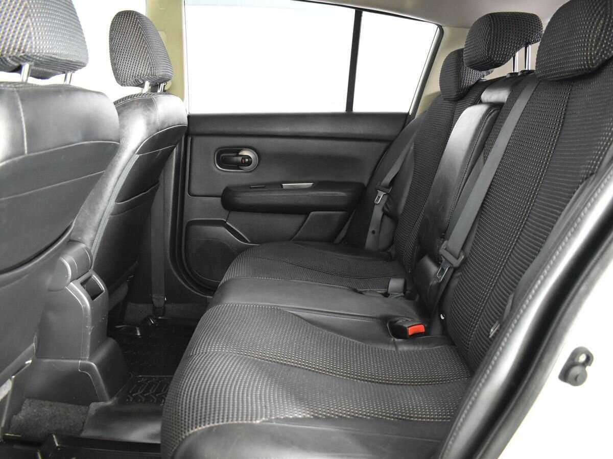 Nissan Tiida, 2011 Фото №14