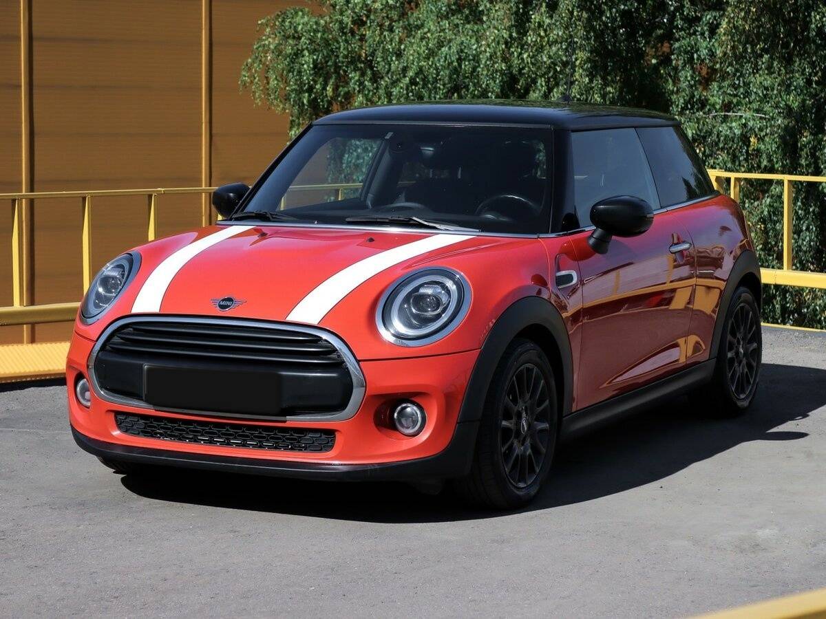 Mini Hatch Cooper III (F55/F56) Рестайлинг, 2021 Фото №1