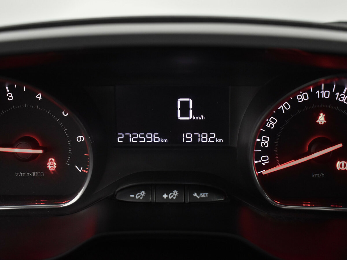 Peugeot 208 I, 2013 Фото №19