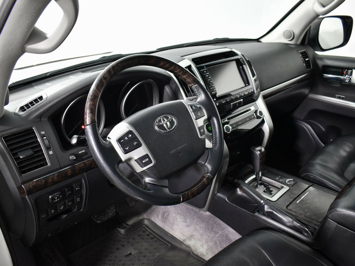 Toyota Land Cruiser 200 Series Рестайлинг 1, 2013 Фото №7