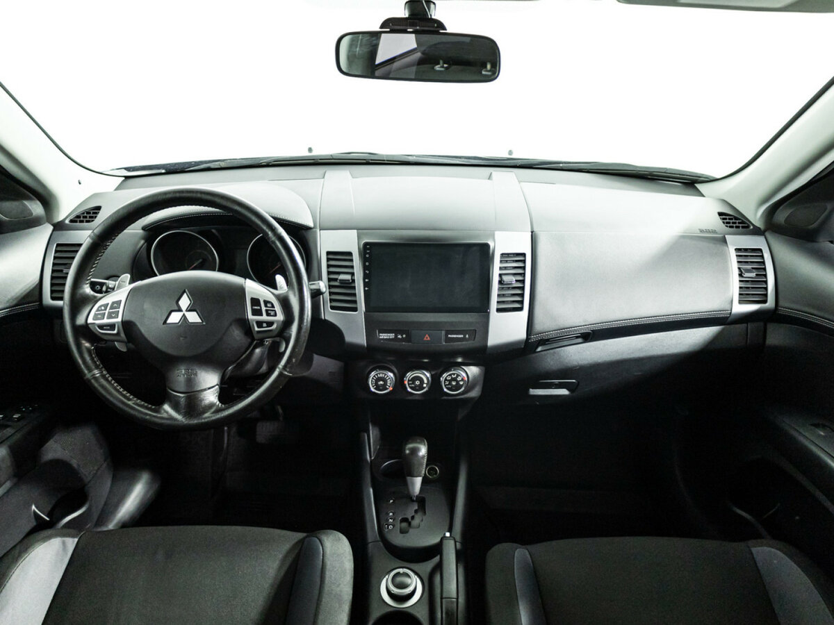Mitsubishi Outlander II Рестайлинг, 2011 Фото №13