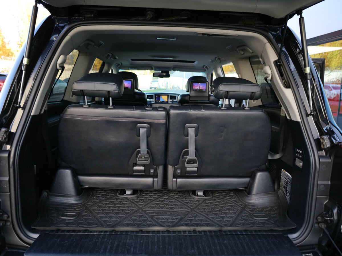 Lexus LX 570 III Рестайлинг, 2012 Фото №16